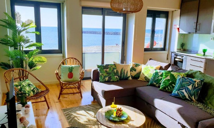 Espinho House | The Shore@GreenCoast - Waterfront Beach House Espinho