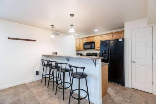 Cottonwood Heights House | The Shredders Shanty Close to Ski Resorts