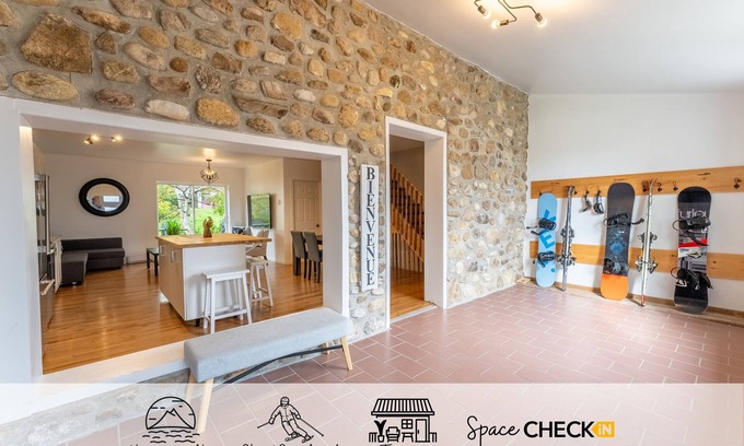 Saint Ferreol les Neiges House | The Ski Stop | Near Mont-Sainte-Anne | BBQ | Ski