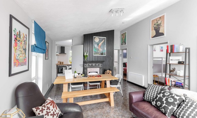Bothar Bui House | The Sleepy Shell 3 bedroom house
