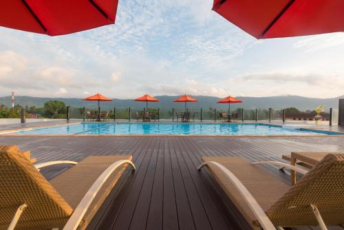 Kampung Padang Matsirat Hotel | The Smith House