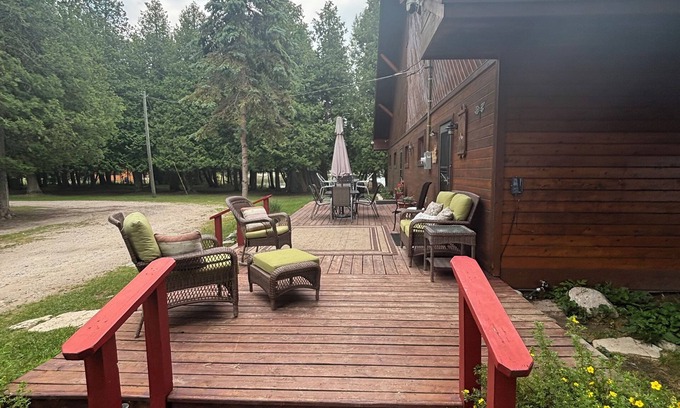 Drummond House | The Sniderhaus with beautiful sunsets and trails nearby. A large dock.