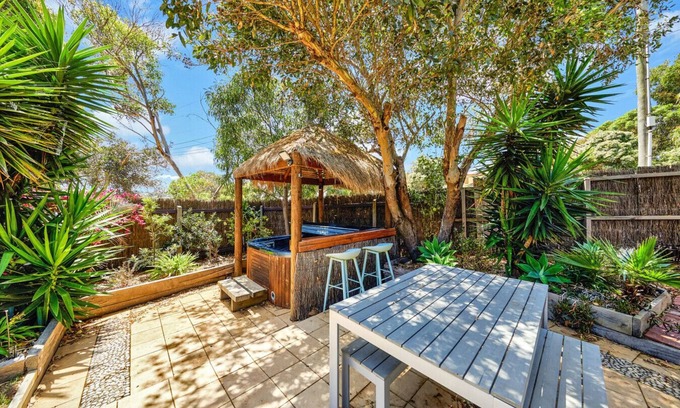 Surf Coast House | The Spa House - Jan Juc