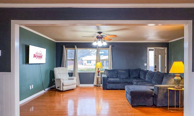Burkburnett House | The Spacious Avocado | 4 Bed, 2 Bath