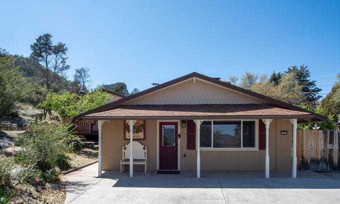 Prescott House | The spacious family friendly home with views of Thumb Butte!