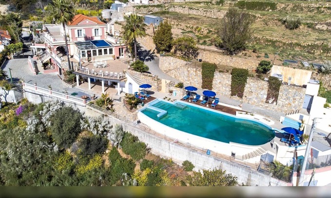 Ospedaletti Villa | The splendid terrace of Villa Caroleo will enchant any traveler.