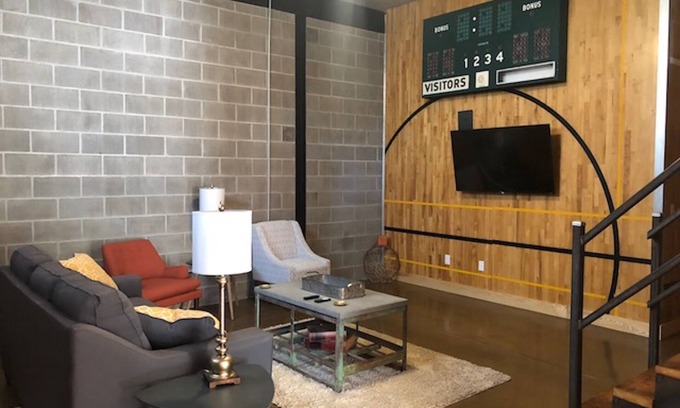Sheridan Hotel | The Sport at The Nelson Inn - Unit 1