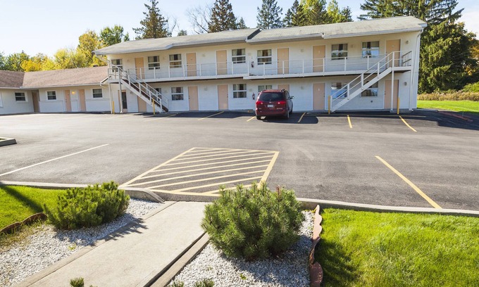 Etna Hotel | The Springwater Inn