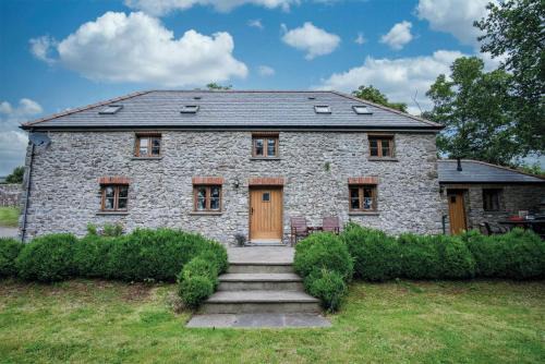 Tenby House | The Stables - 3 Bedroom Cottage - Beavers Hill