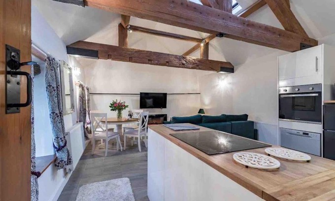 Leek House | The Stables at Brambles Farm