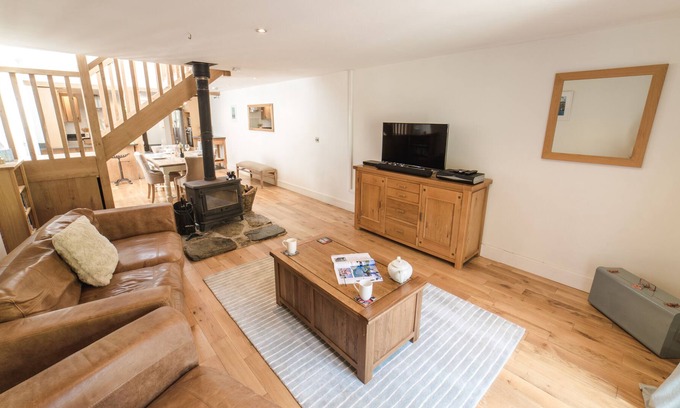 Chillington Cottage | The Stables, beautiful family friendly barn conversion in The South Hams