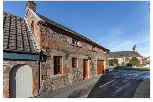 Melrose House | The Stables, charming converted, 2 bedroom Cottage, Melrose