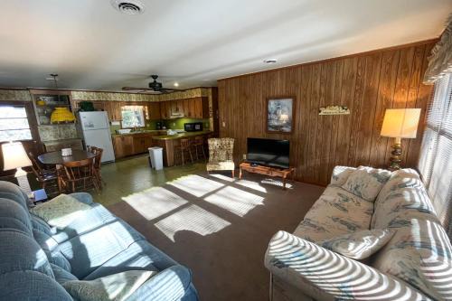 Emerald Isle House | The Stanley Cottage (upstairs)