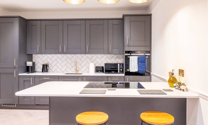 Fulwell and Hampton Hill House | The StanleyModern 3/4BED 3BATH | Comfort & Style