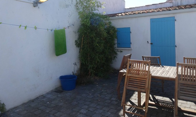 LʼAiguillon-sur-Mer House | The Star of L'Aiguillon