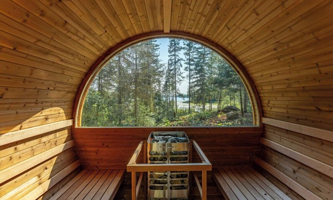 Ely Apartment | The Steward Lakeview Cabin with Private Sauna