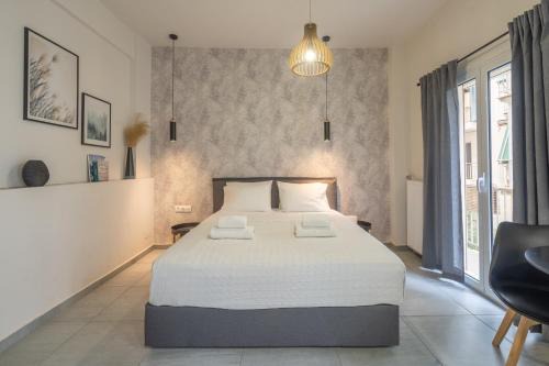 Platia Viktorias Apartment | The Suite by Spaceers