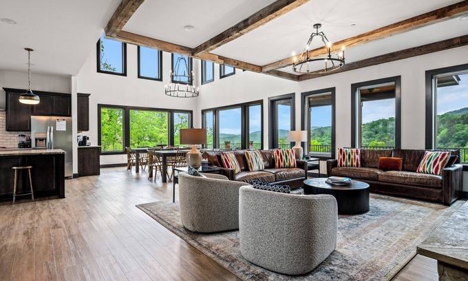 Gatlinburg - Pigeon Forge Cabin | "The Summit 86" - 6,000 sq ft 6BR Luxury Cabin w/Indoor Pool, Golf Simulator, Fire Pit!