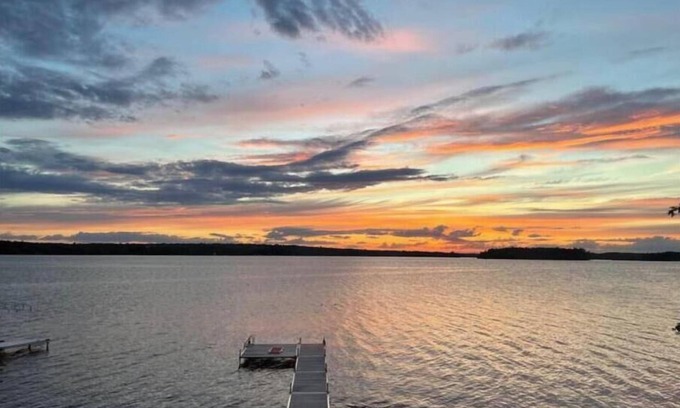 Old Town Cabin | The sunset cottage on Pushaw Lake!