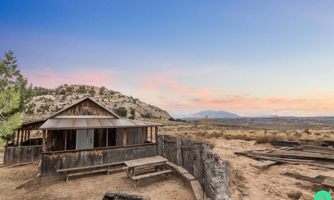 Monticello Apartment | The Sunset Retreat Cabin