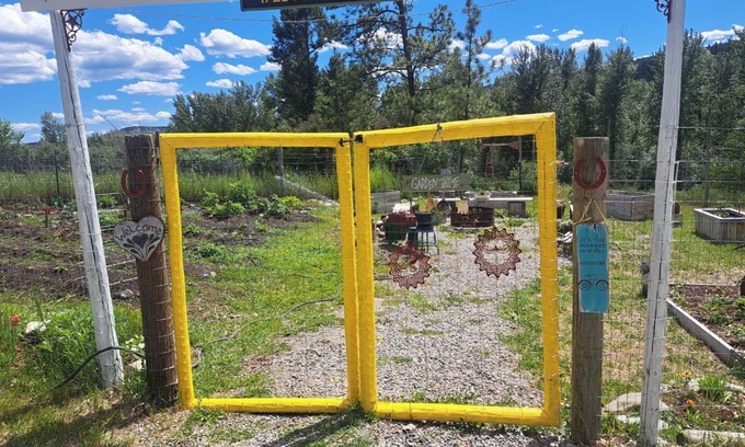Eureka House | The Sunshine Getaway is the perfect place to relax in small town Eureka, MT!