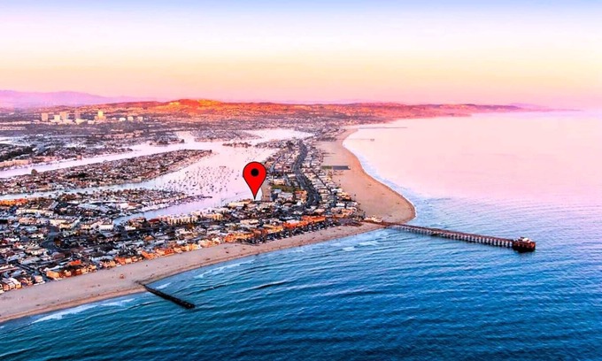 West Newport House | The Surf Casita: Luxury Beach House in Prime Location