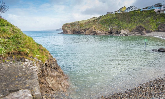 Little Haven Cottage | The Swan, Holiday Cottage Little Haven, Sleeps 4, 2 bedrooms, bathrooms