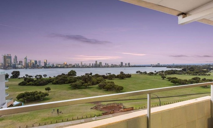 South Perth Apartment | The Swan - Park & River Views next to Perth Zoo