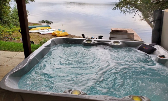 Amherst Ski Chalet | The Sweet Beach Cottage - Lake & Spa