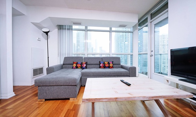 Church and Wellesley Apartment | The Teahouse Suite