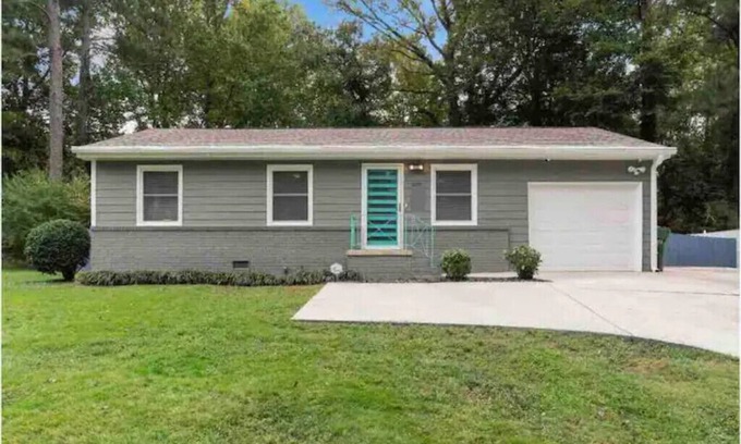 Atlanta House | The Teal Door - West Midtown - Minutes from Fun!