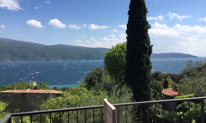 Gargnano Villa | The terrace on the lake of the Oliveto residence.