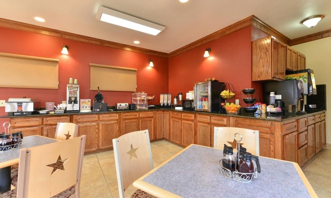 Gonzales Hotel | The Texas Lodge