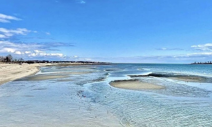 Devon House | The Tide Inn - Milford Home by the Beach