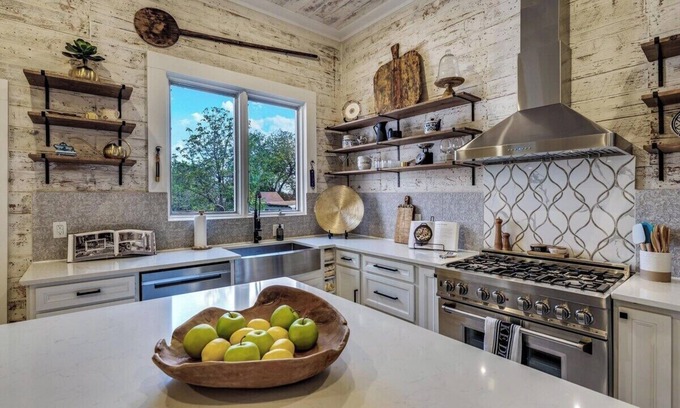 Eastside Promise Neighborhood House | The Time Traveler - Historic Home Downtown SATX