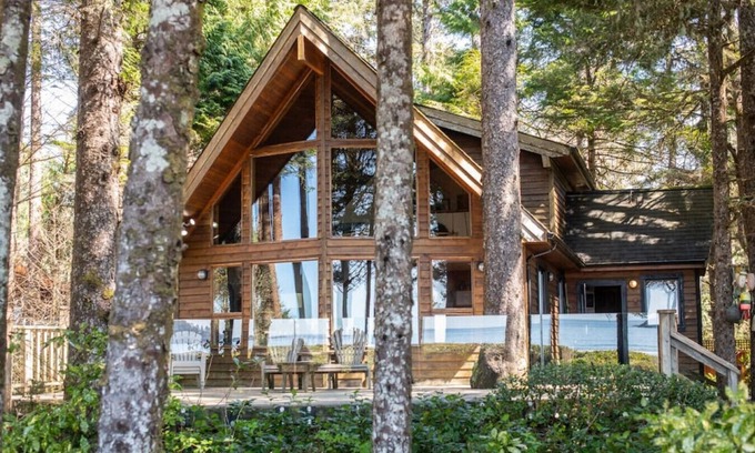 Tofino House | The Tofino Beach House - Directly On Chesterman Beach