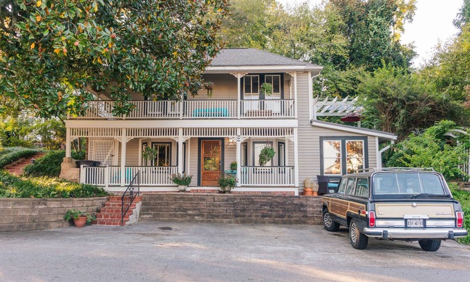 Demorest Apartment | The Tomlin House-Historic 1904 2BR- Hike-Wine-Dine in North GA Mountains