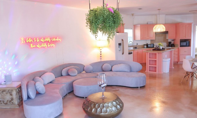 Boerne House | The Trailer: Gallery & Art House