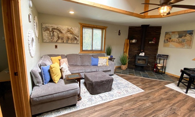Overgaard House | The Tree House | Perfect Couples Cabin