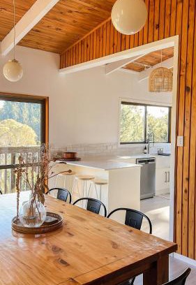Whanganui House | The Treehouse - a home with stunning rural views