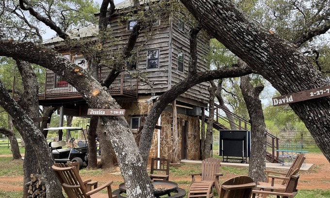 Marble Falls Cabin | The Treehouse at Dos Conchas Ranch