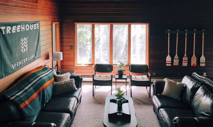 Waupaca House | The Treehouse