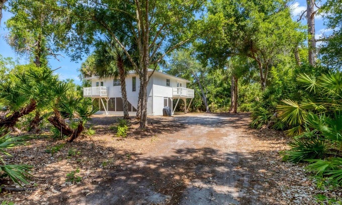Englewood House | The Treetop Cottage
