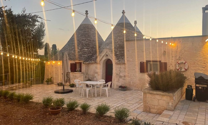 Impalata Cottage | THE TRULLI OF MAYA ENCHANTED PLACE & SWIMMING POOL IN MONOPOLI