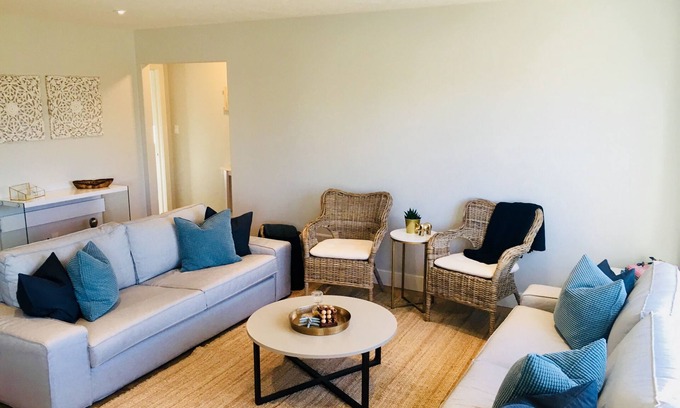 Wellington House | The Twelve PEC | Summer Getaway in the Heart of Wellington
