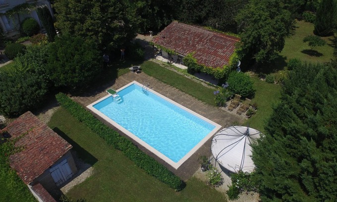 Saint-Leon-sur-l'Isle Cottage | The Two Magnolias