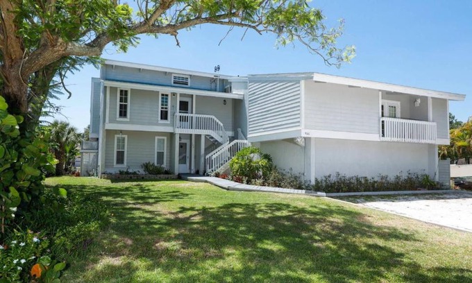 Grove City Villa | The Ultimate 2 Bedroom Condo on Charlotte Harbor, Orlando Condo 1005