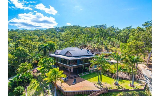 Advancetown House | The ultimate family entertainer