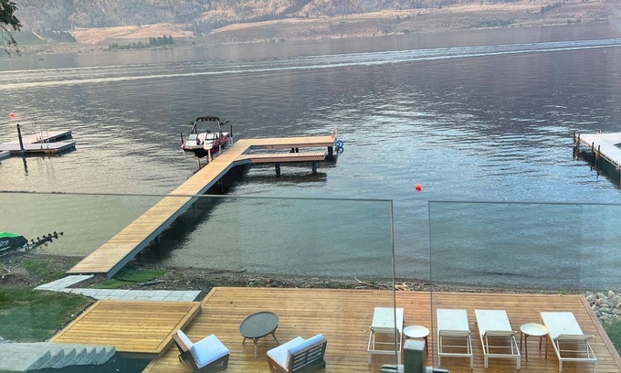 Okanagan-Similkameen House | THE ULTIMATE LUXURIOUS LAKE FRONT HOME (permitted for short-term rentals)
