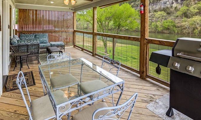 Mountain View House | The Upper Deck on Riverview